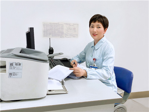 何飞.jpg 何飞.jpg